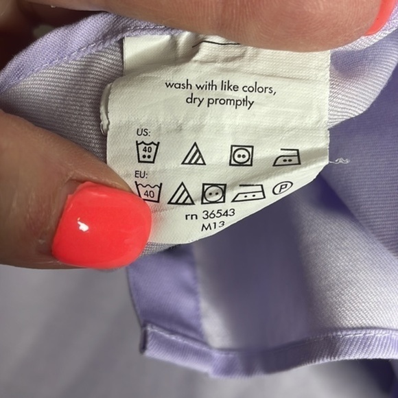 Calvin Klein Men’s button up long sleeve shirt. Light purple/lilac. Non iron.EUC - Picture 9 of 10